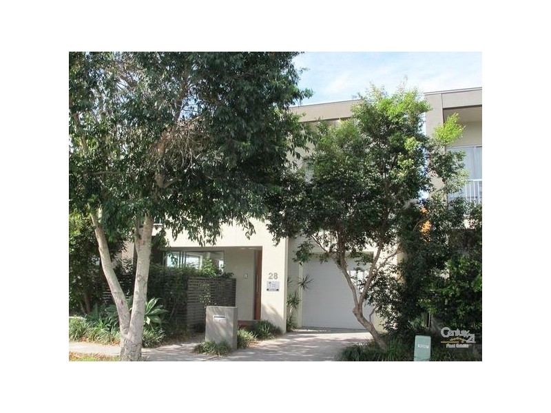 28 Watts Drive, Varsity Lakes QLD 4227
