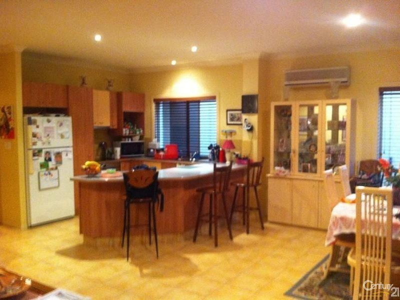 2/13 North Shore Avenue, Varsity Lakes QLD 4227