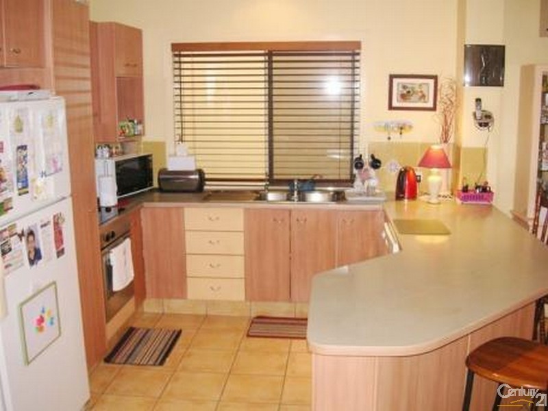 2/13 North Shore Avenue, Varsity Lakes QLD 4227