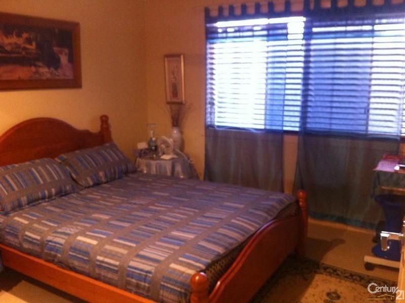 2/13 North Shore Avenue, Varsity Lakes QLD 4227