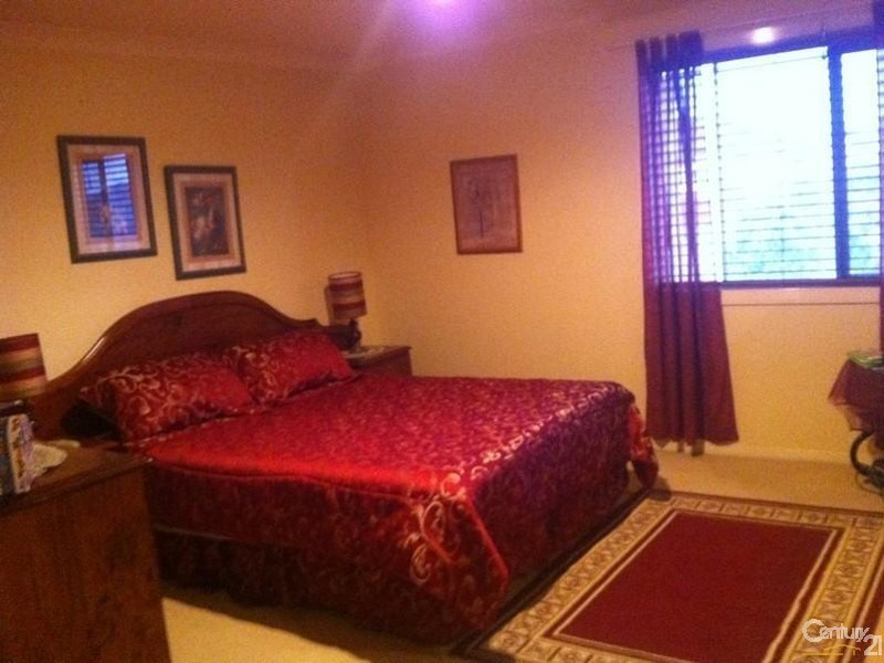 2/13 North Shore Avenue, Varsity Lakes QLD 4227