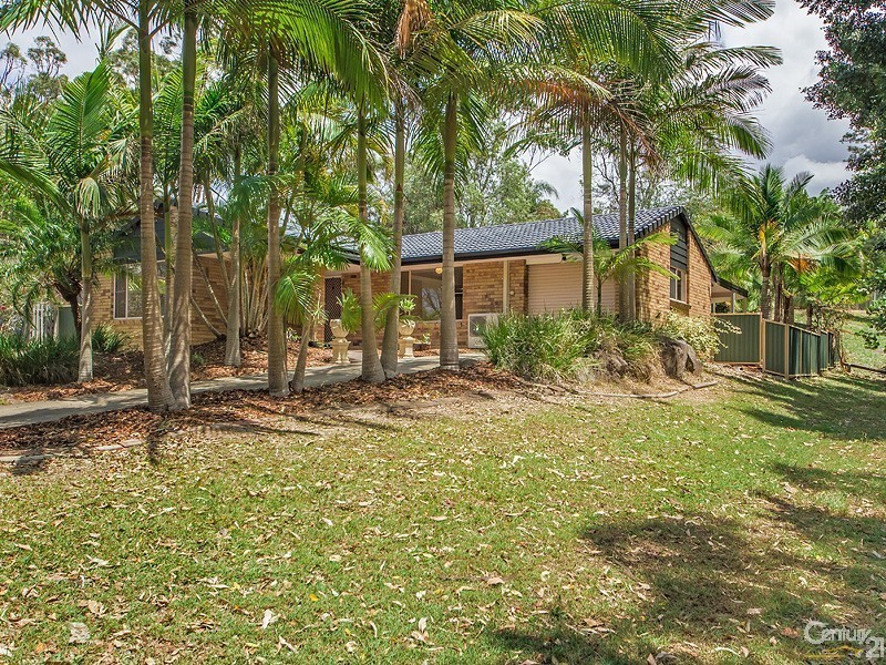 8 Agatha Court, Oxenford QLD 4210