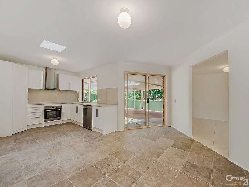 8 Agatha Court, Oxenford QLD 4210