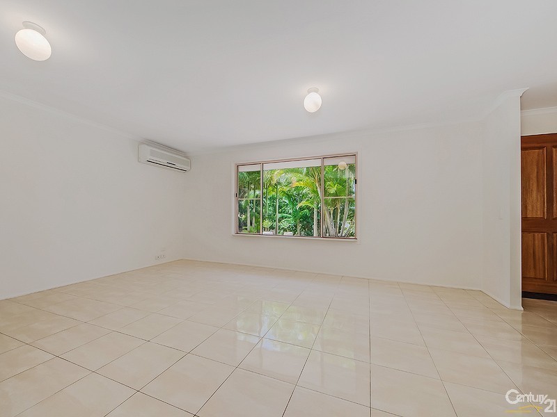 8 Agatha Court, Oxenford QLD 4210
