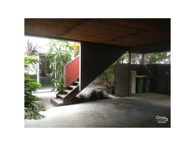 2 Watts Drive, Varsity Lakes QLD 4227