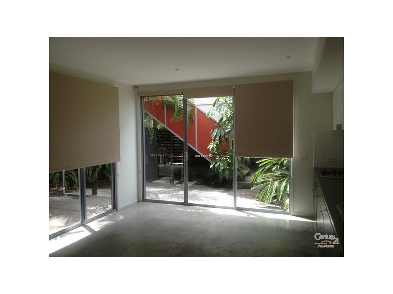 2 Watts Drive, Varsity Lakes QLD 4227