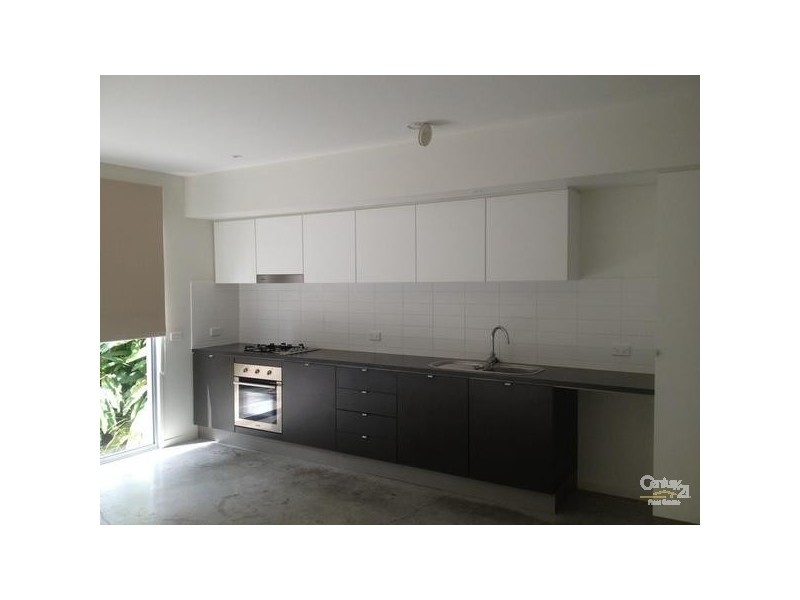 2 Watts Drive, Varsity Lakes QLD 4227