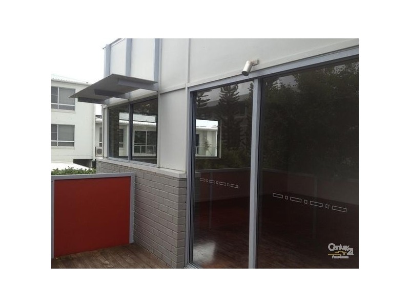 2 Watts Drive, Varsity Lakes QLD 4227