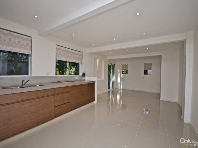 13 Mattocks Road, Varsity Lakes QLD 4227