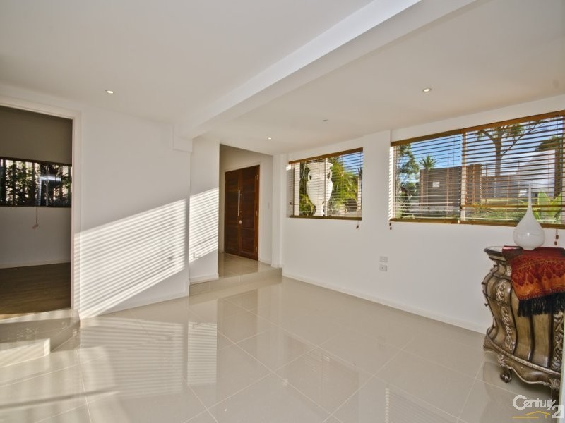 13 Mattocks Road, Varsity Lakes QLD 4227
