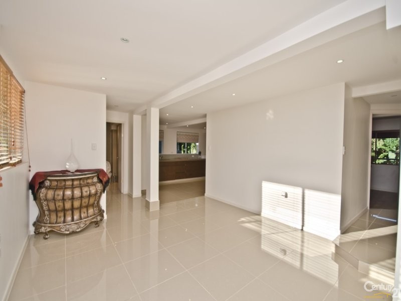 13 Mattocks Road, Varsity Lakes QLD 4227