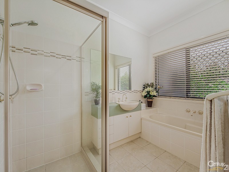 43  Lantau Crescent, Varsity Lakes QLD 4227