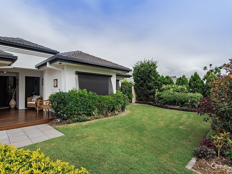 43  Lantau Crescent, Varsity Lakes QLD 4227