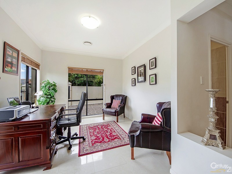 16 St Pauls Crescent, Varsity Lakes QLD 4227