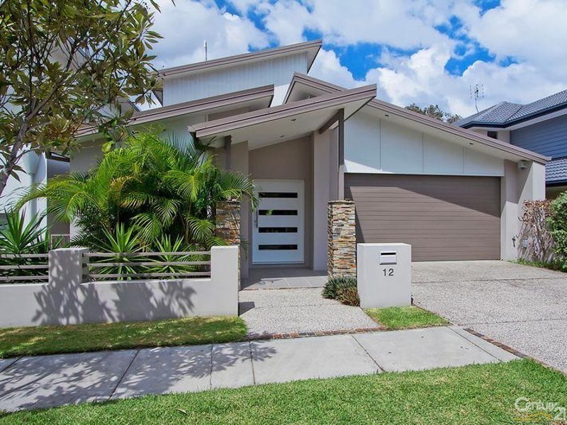 12 Moyenne Crescent, Varsity Lakes QLD 4227