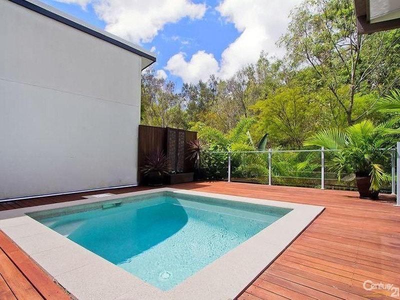 12 Moyenne Crescent, Varsity Lakes QLD 4227