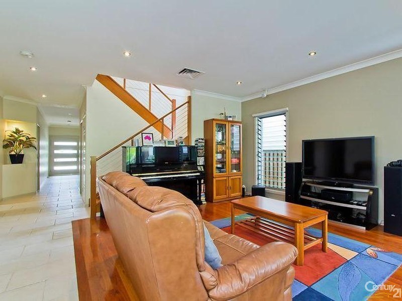 12 Moyenne Crescent, Varsity Lakes QLD 4227