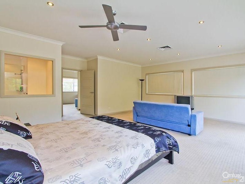 12 Moyenne Crescent, Varsity Lakes QLD 4227