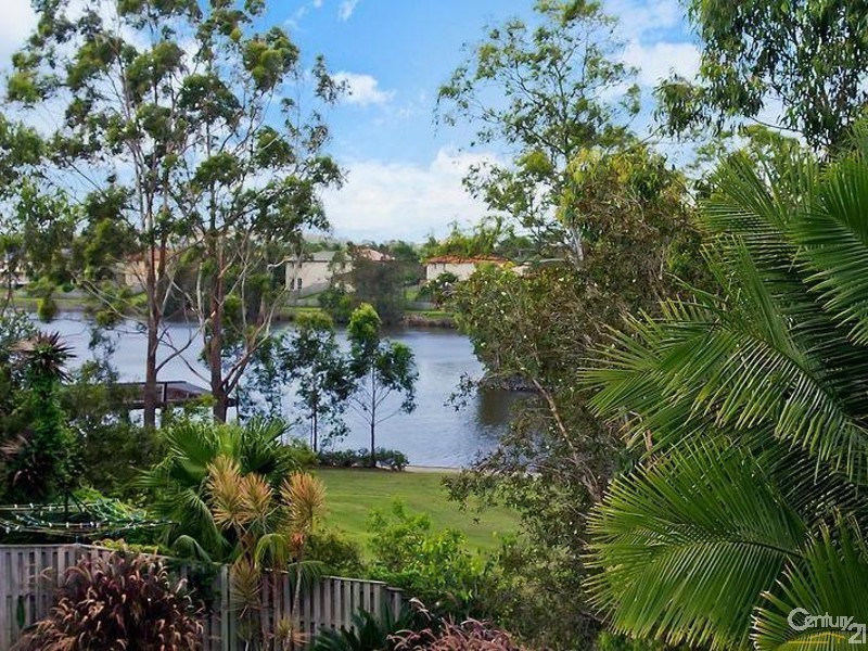 12 Moyenne Crescent, Varsity Lakes QLD 4227