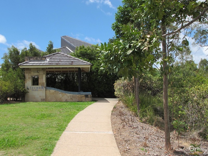 12 Moyenne Crescent, Varsity Lakes QLD 4227