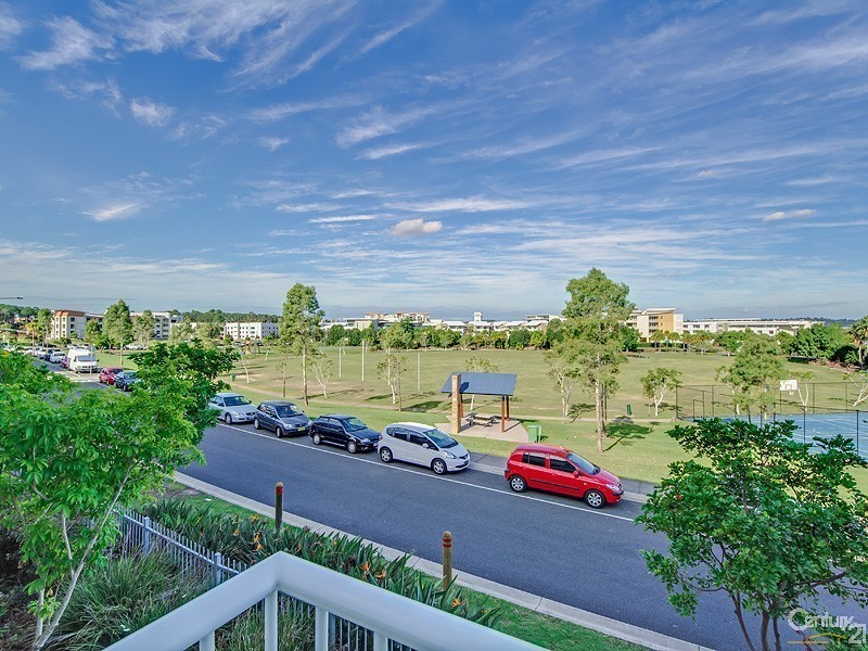 Varsity Lakes QLD 4227