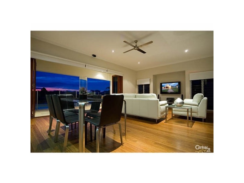 1024 Lakeview Tce,, Benowa QLD 4217
