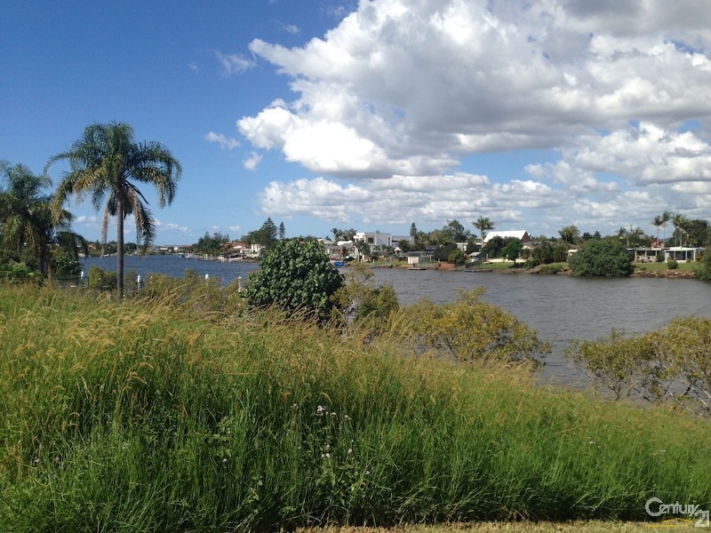 88 Cabana Boulevard, Benowa QLD 4217