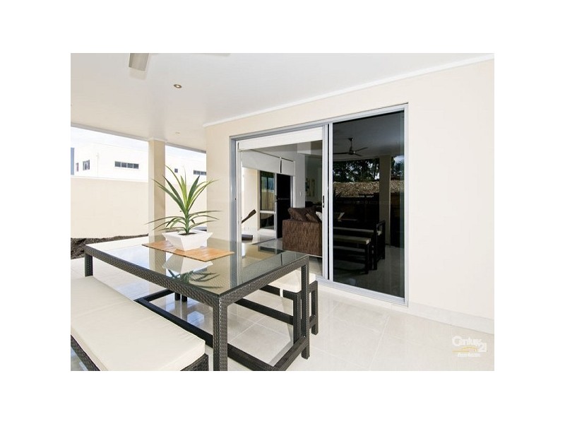 8004A Vista Drive Royal Pines, Benowa QLD 4217