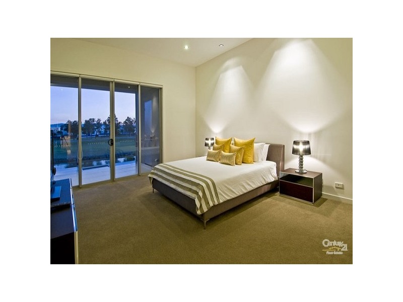 2014 The Boulevarde, Benowa QLD 4217