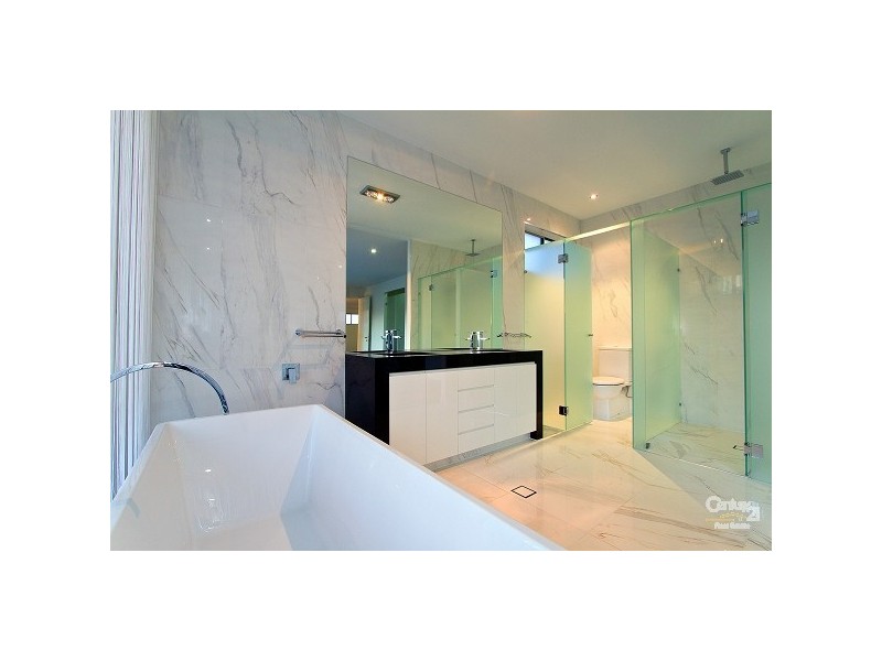 9016 The Boulevarde, Royal Pines,, Benowa QLD 4217