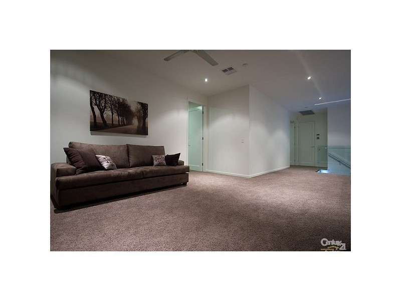 1055 Lakeview Tce, Royal Pines,, Benowa QLD 4217