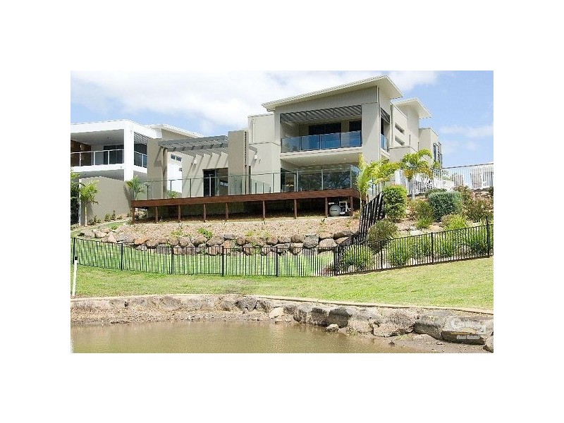 3003 The Boulevarde, Benowa QLD 4217