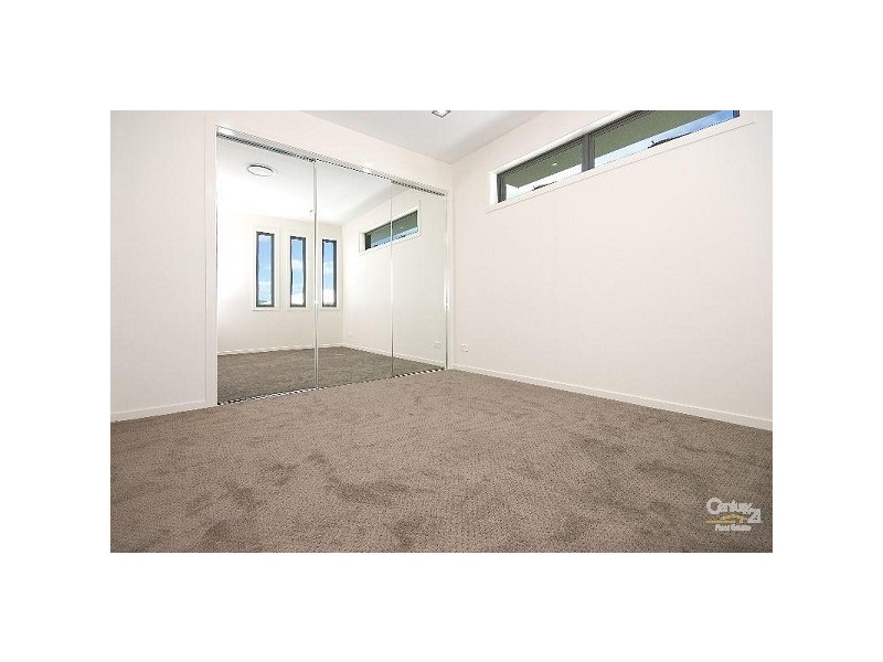 3003 The Boulevarde, Benowa QLD 4217