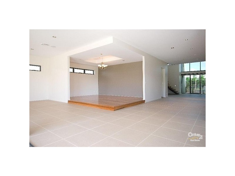 3003 The Boulevarde, Benowa QLD 4217