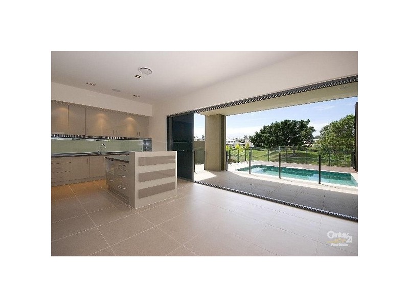3003 The Boulevarde, Benowa QLD 4217