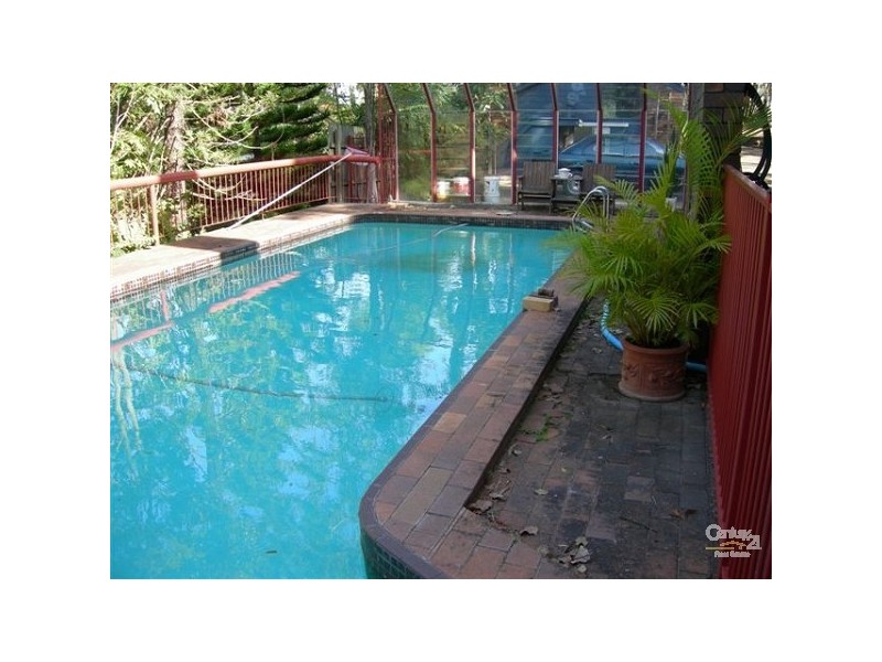 226 Heeb Street, Benowa QLD 4217