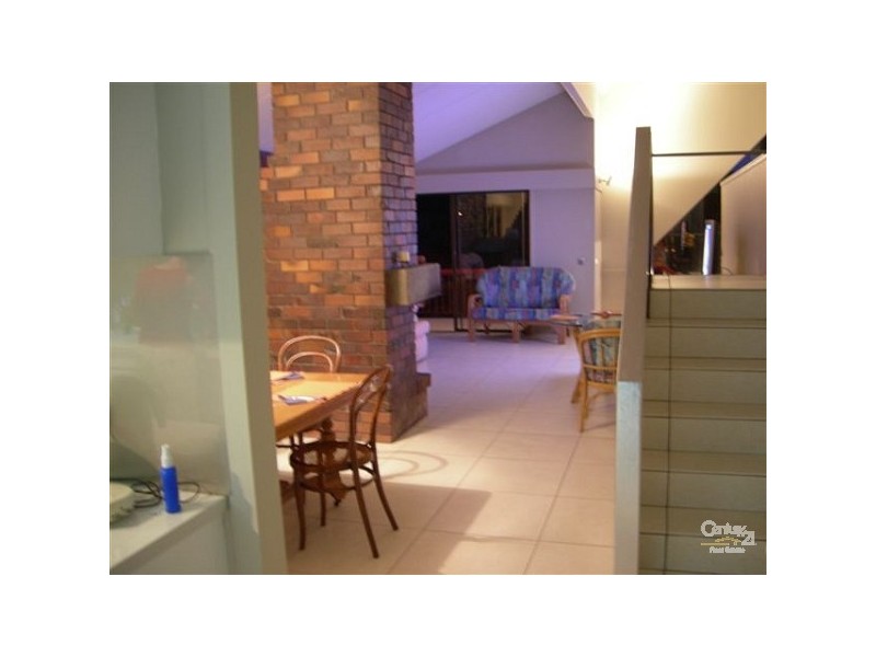 226 Heeb Street, Benowa QLD 4217