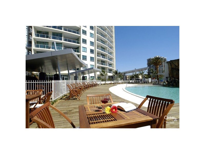 18 Fern St, Surfers Paradise QLD 4217