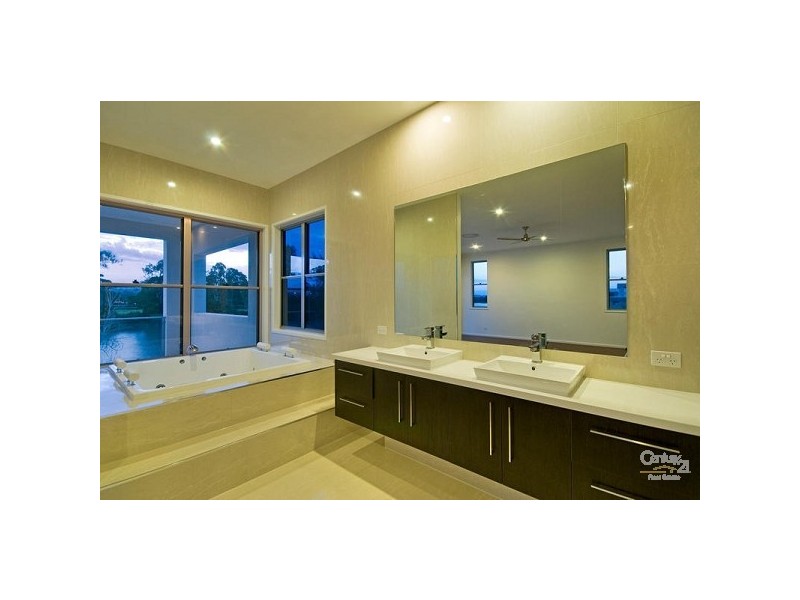 3040 The Boulevarde, Royal Pines,, Benowa QLD 4217