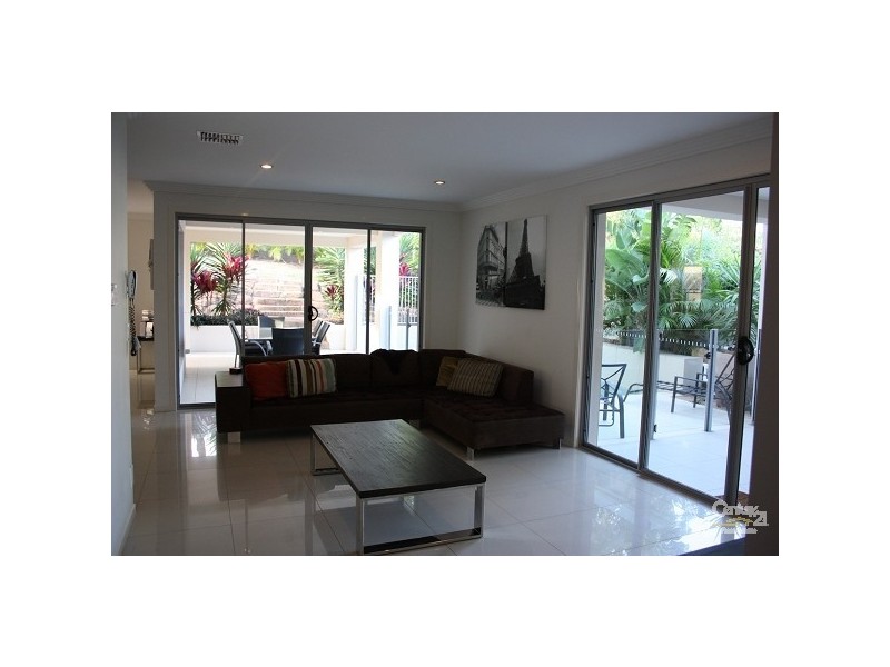 1013 Lakeview Tce,, Benowa QLD 4217