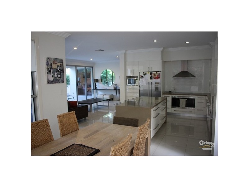 1013 Lakeview Tce,, Benowa QLD 4217