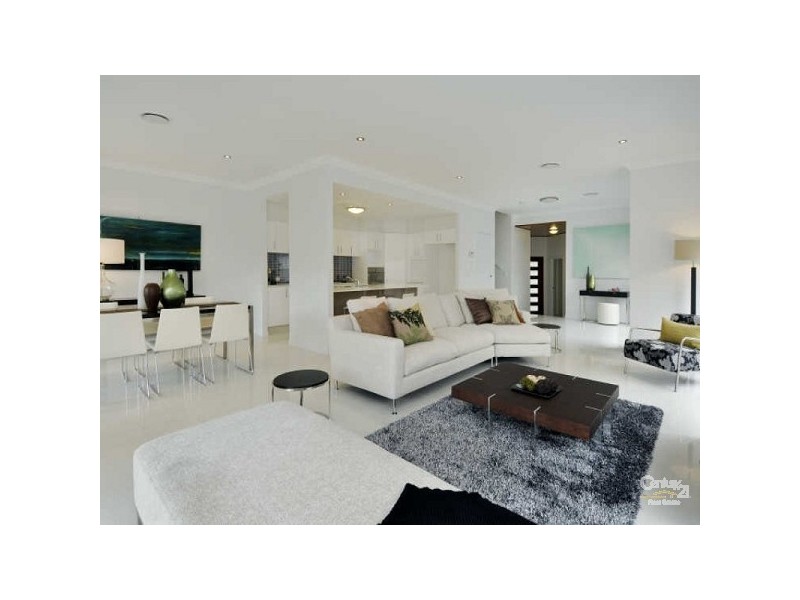 8003 Vista Drive, Benowa QLD 4217