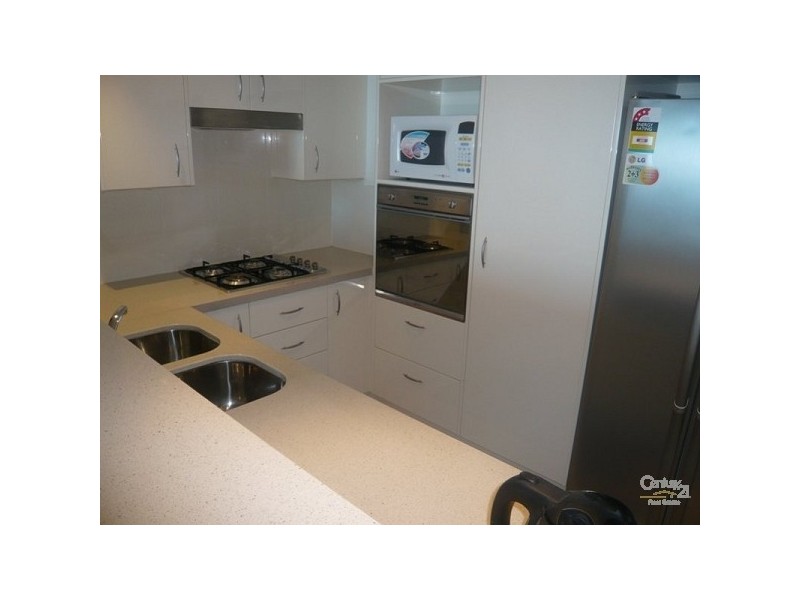 2101/1 Como Cresent, Southport QLD 4215