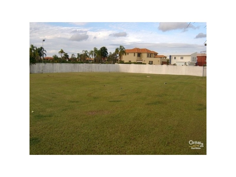 2 Palm Crest, Carrara QLD 4211