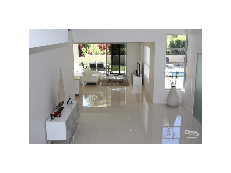 6005 The Boulevarde, Benowa QLD 4217