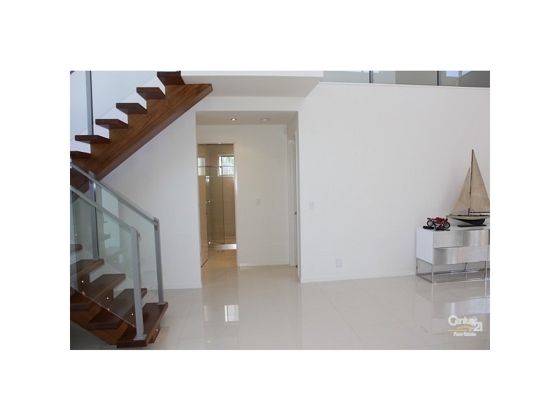 6005 The Boulevarde, Benowa QLD 4217