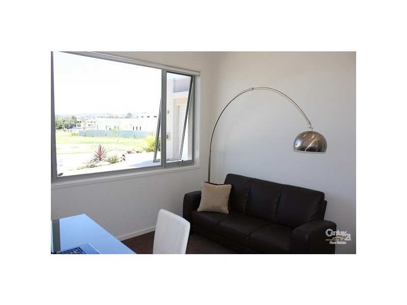 6005 The Boulevarde, Benowa QLD 4217