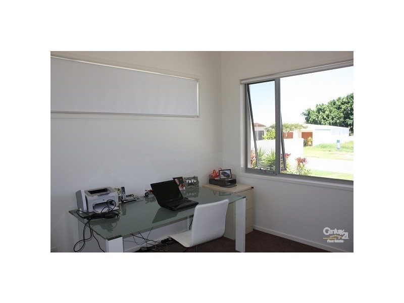 6005 The Boulevarde, Benowa QLD 4217