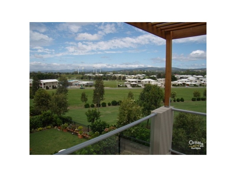 7006 b Vista Drive, Benowa QLD 4217