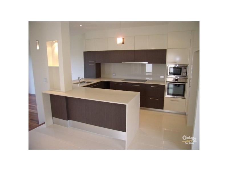 7006 b Vista Drive, Benowa QLD 4217